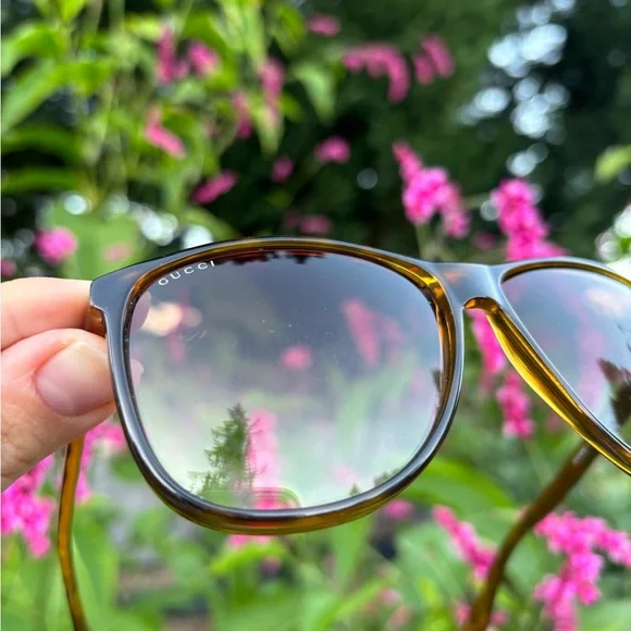 Gucci Brown Gradient Lens Sunglasses with Blue Case - Picture 12 of 14